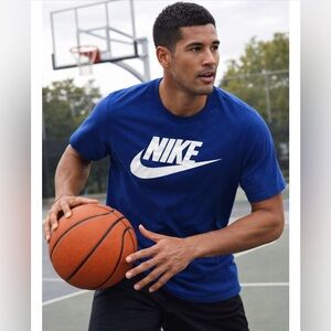 Nike Men's Short Sleeve Tee in Blue and White